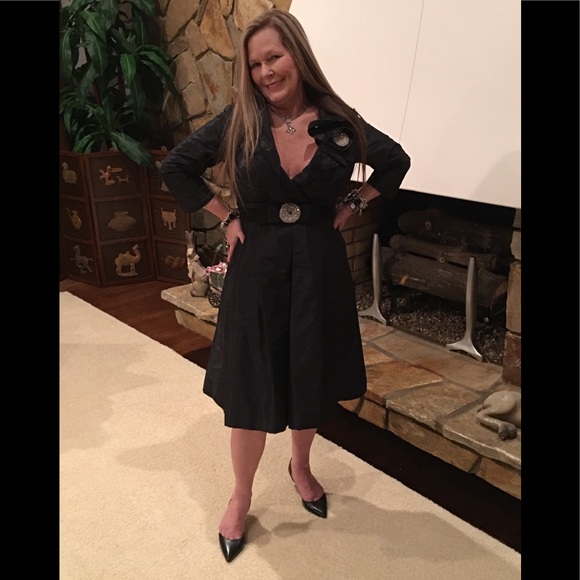 Dresses & Skirts - EUC BLACK SILK FORMAL DRESS